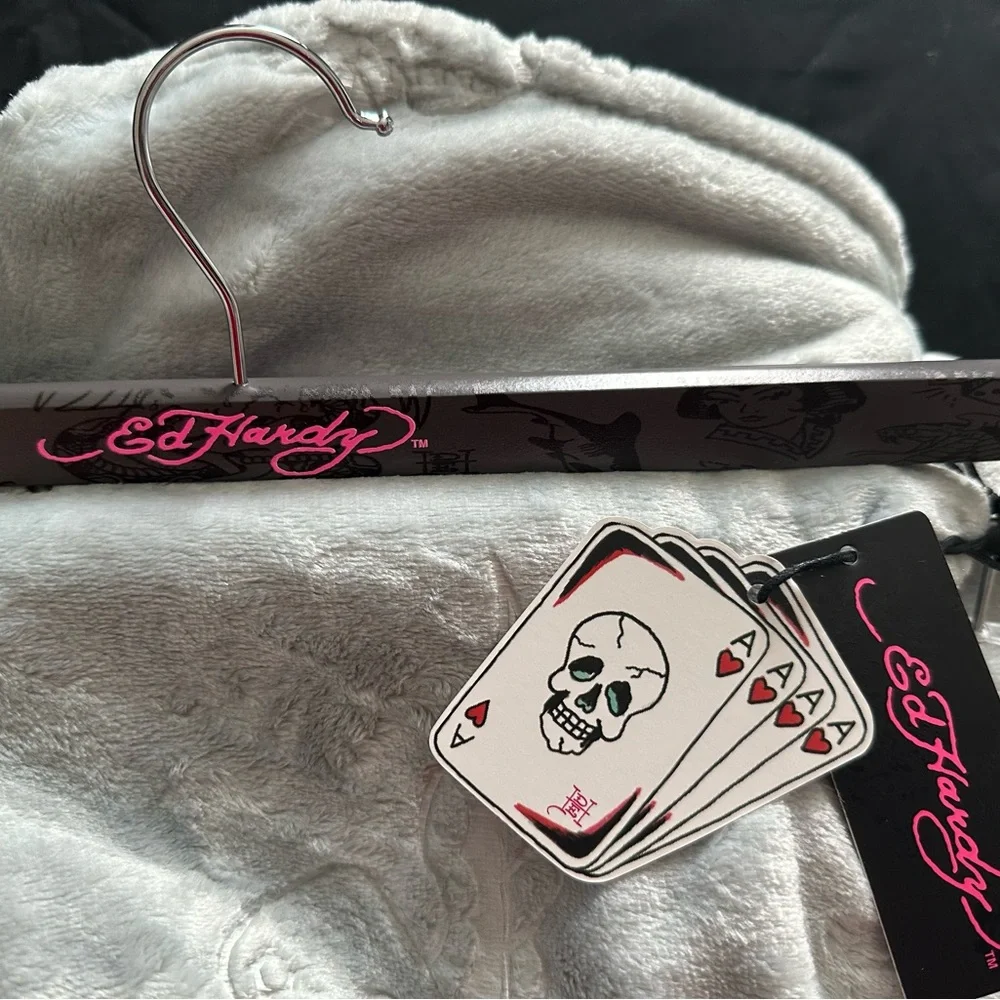 Ed Hardy Gray Plush Blanket with Skull Design - Picture 2 of 4